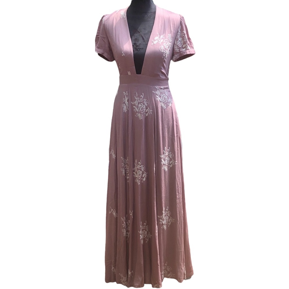 Sadie & Sage Blush Pink Floral Embroidered Dress size Small